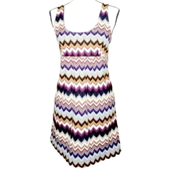 Charlotte Russe Dresses & Skirts - CHARLOTTE RUSSE SLEEVELESS DRESS